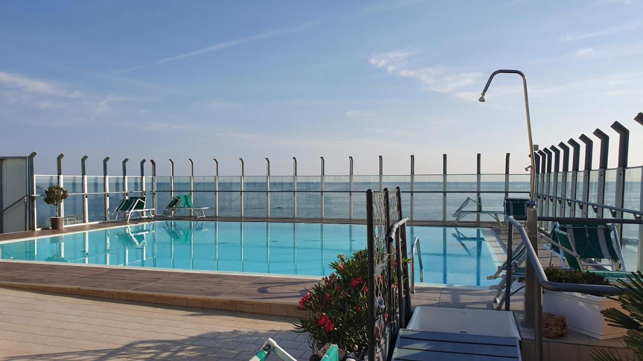 Hotel Napoleon Gabicce Mare Esterno foto