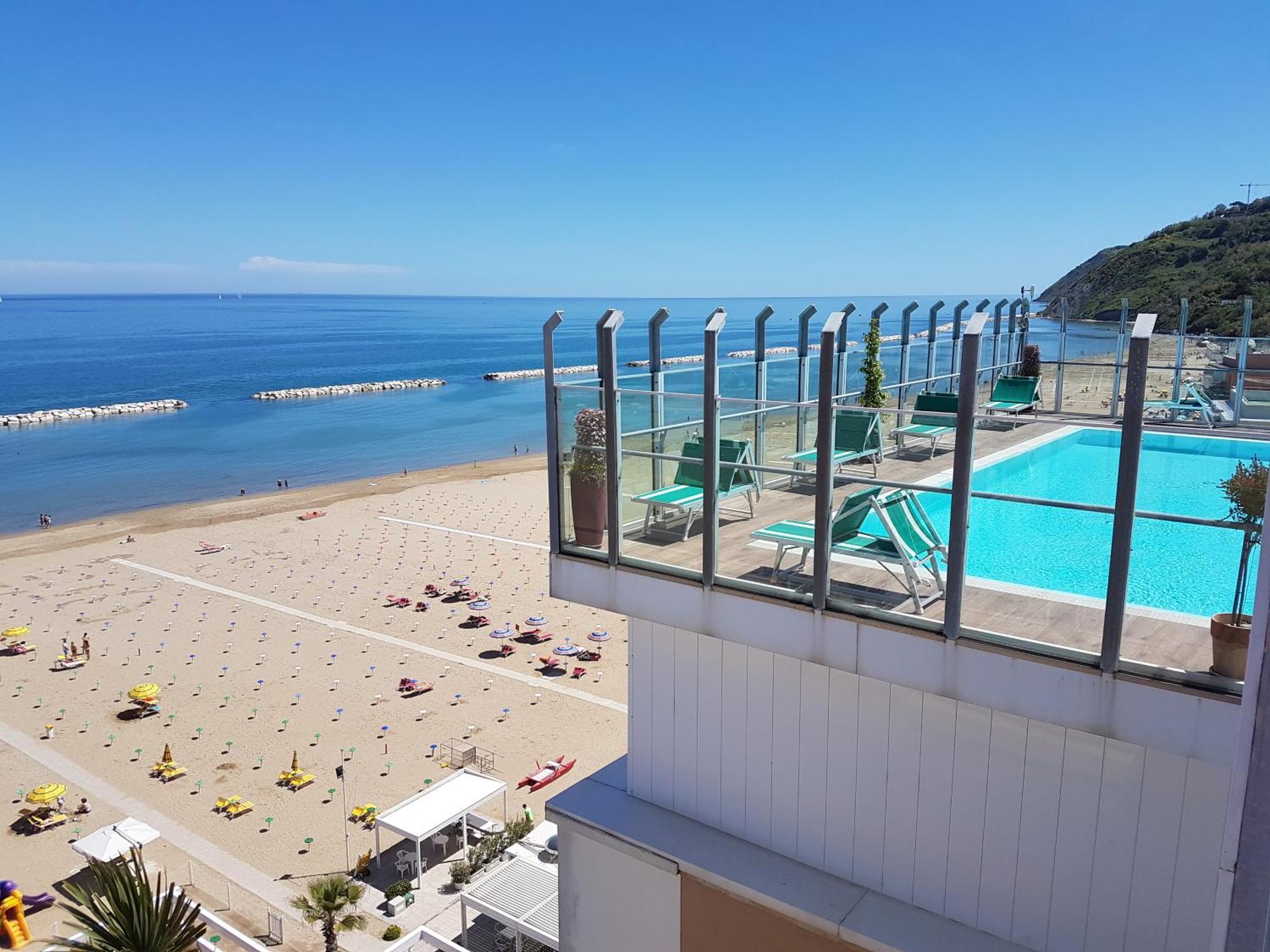 Hotel Napoleon Gabicce Mare Esterno foto